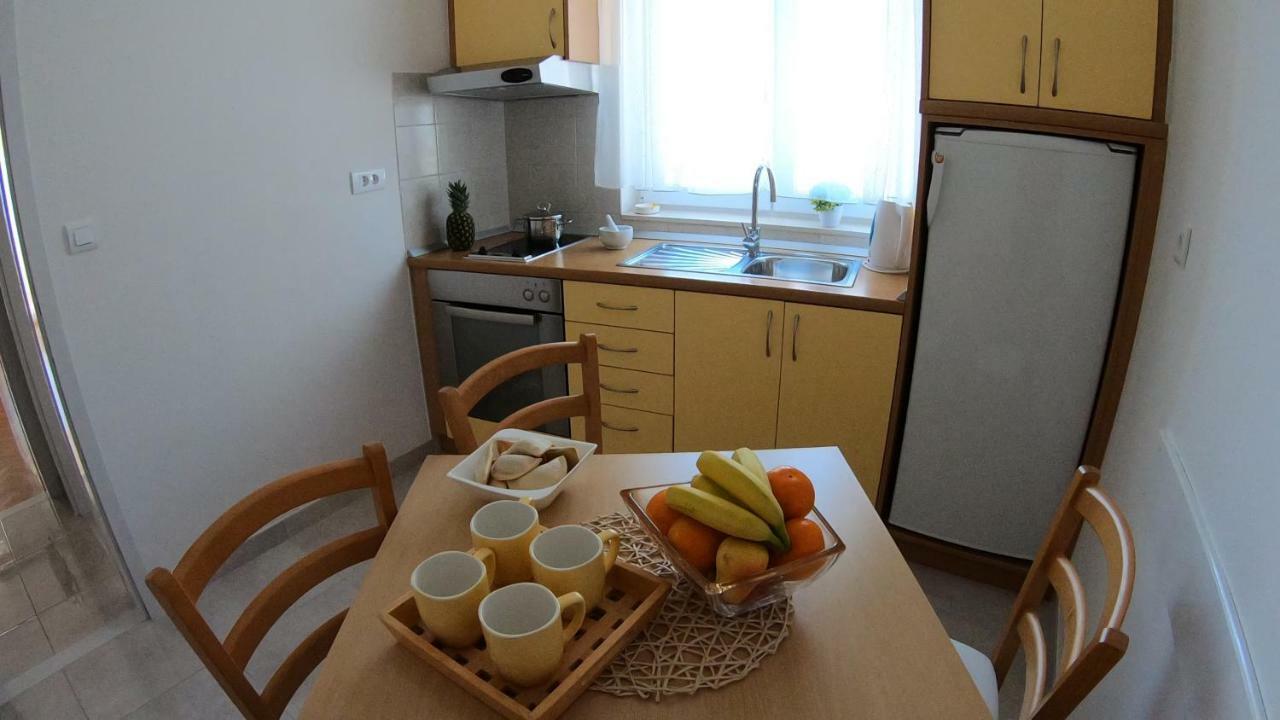 Vanja II Tučepi Kültér fotó